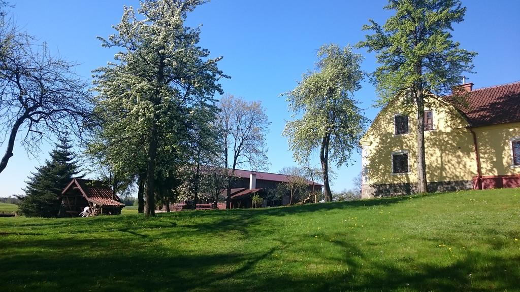 Dworek Szarki Exterior foto